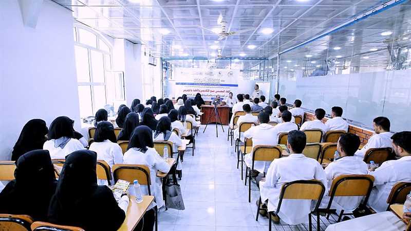  لقاء موسع بأكاديمي وطلاب كلية الطب بمأرب لإسناد حملة التثقيف الصحي.